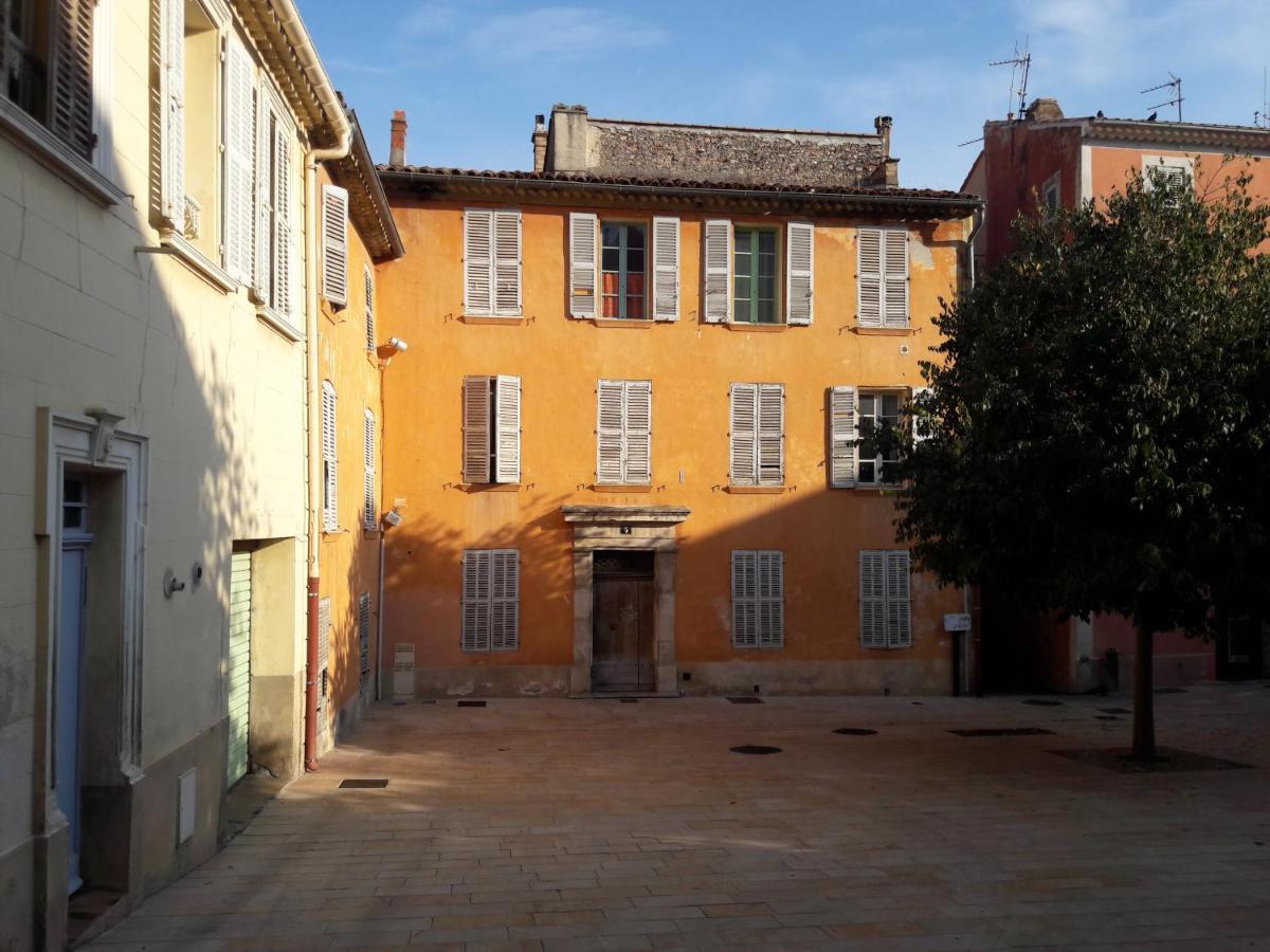 Cosy 100 M2 - Climatise - Calme -centre-ville Apartment Hyeres